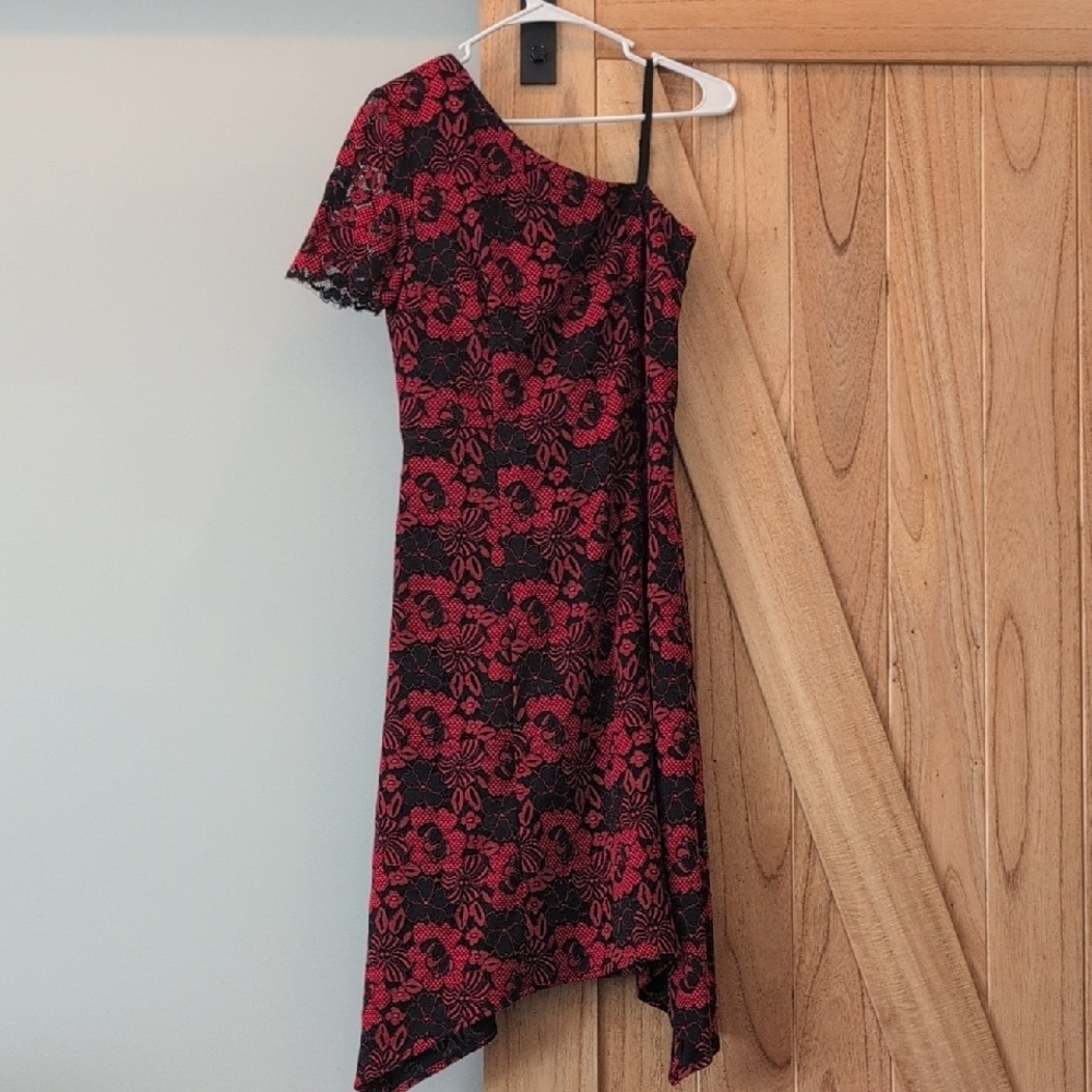 Elegant Red and Black Lace Dress